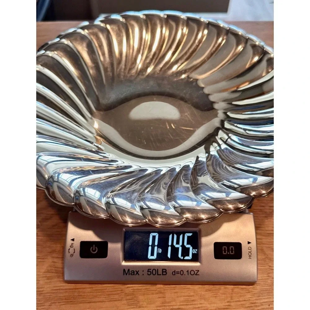 WM Rogers Vintage Waverly 3835 Silverplate Swirl Bowl 10.5
